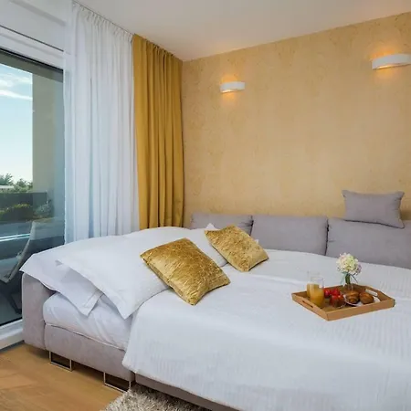 Unique Luxury Mila With Sea View Apartment